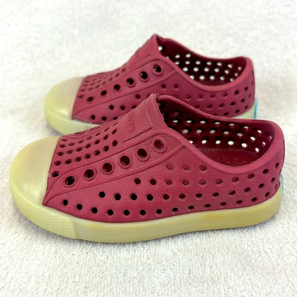 NATIVE Jefferson Glow In The Dark Slip On Shoes Purple Size 4